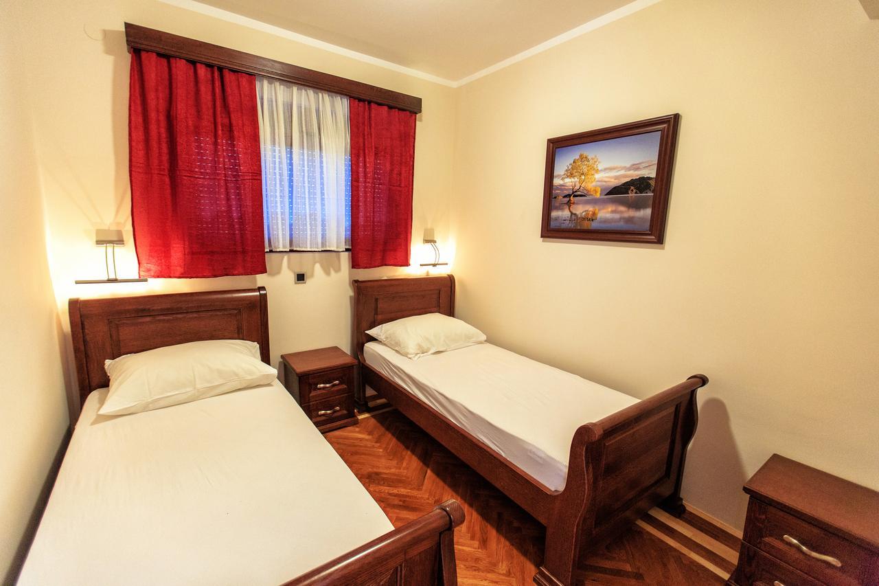 Compass Aparthotel Добра-Вода Экстерьер фото