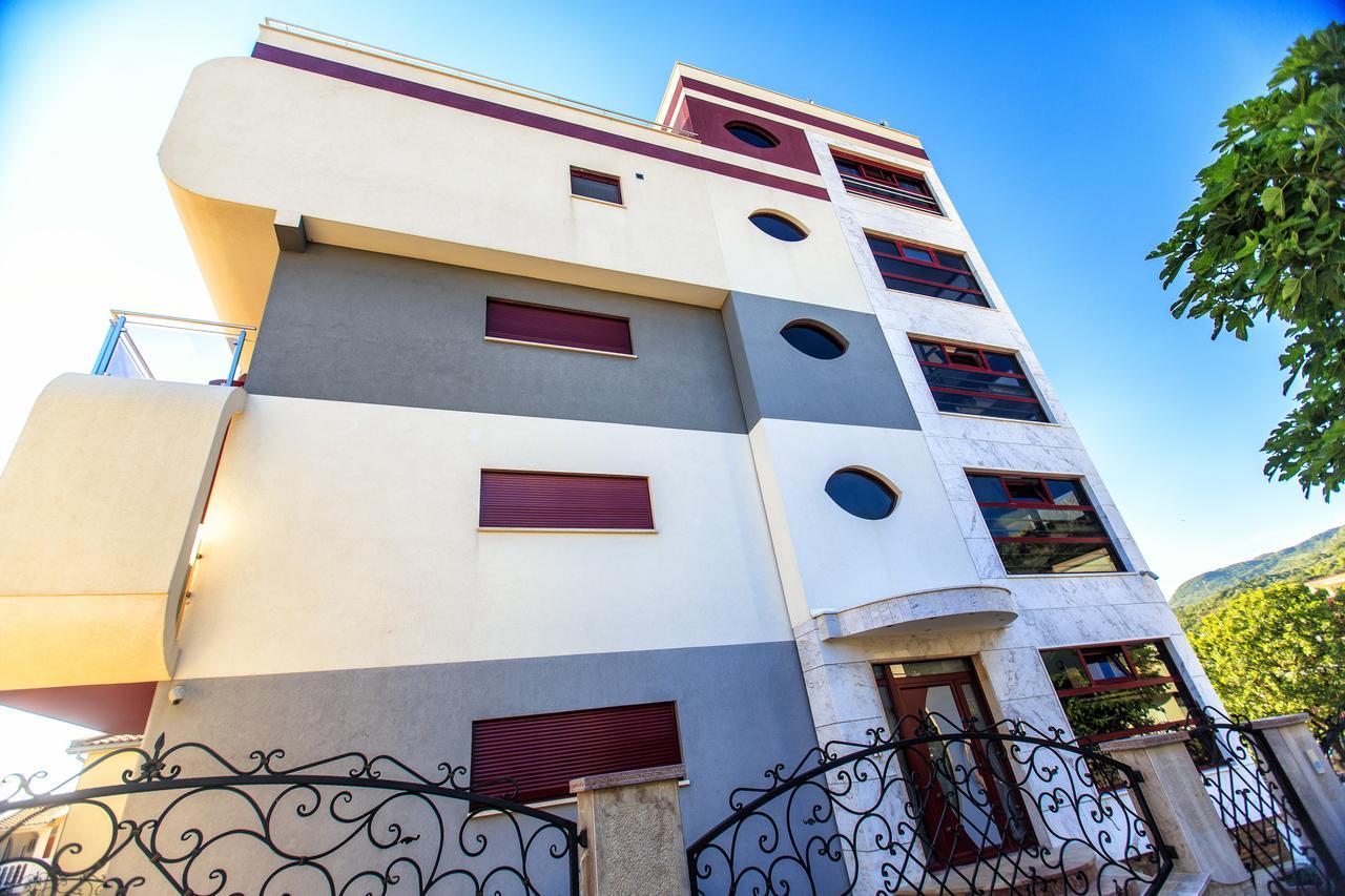 Compass Aparthotel Добра-Вода Экстерьер фото