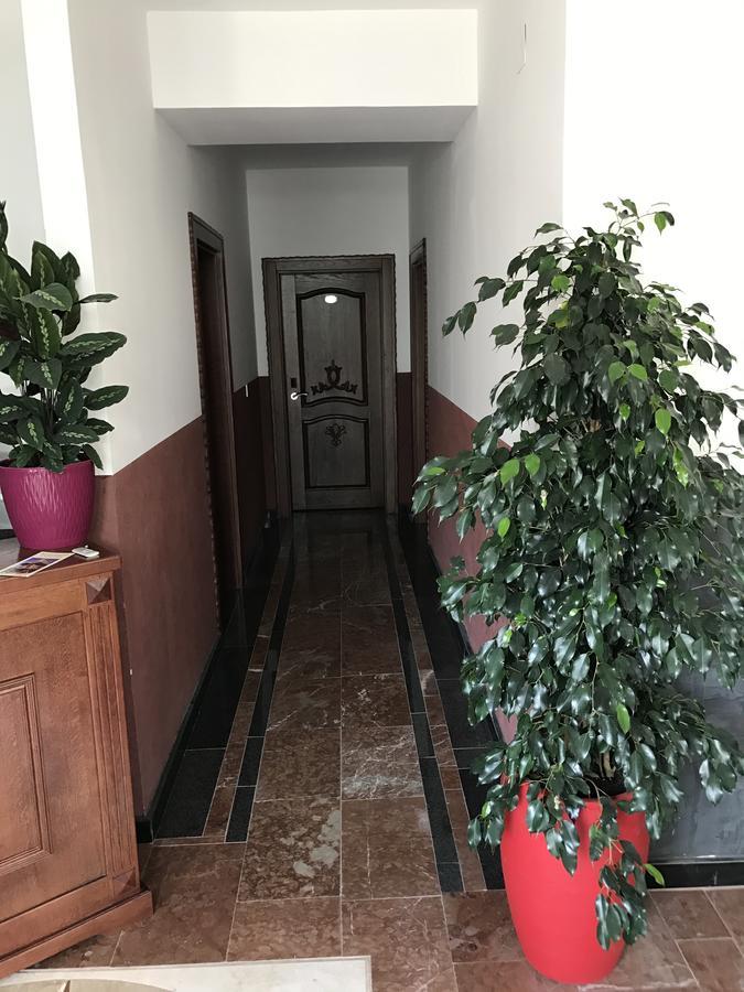 Compass Aparthotel Добра-Вода Экстерьер фото