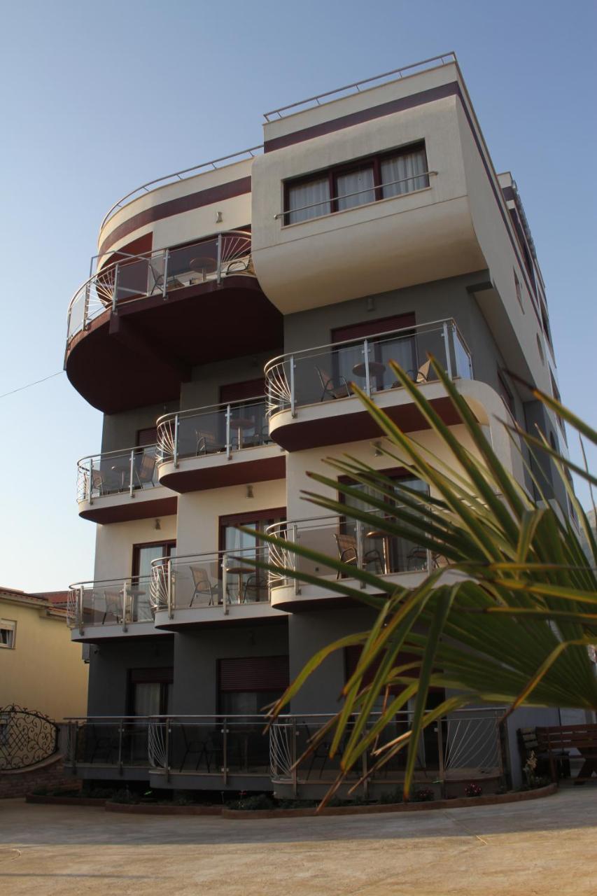 Compass Aparthotel Добра-Вода Экстерьер фото