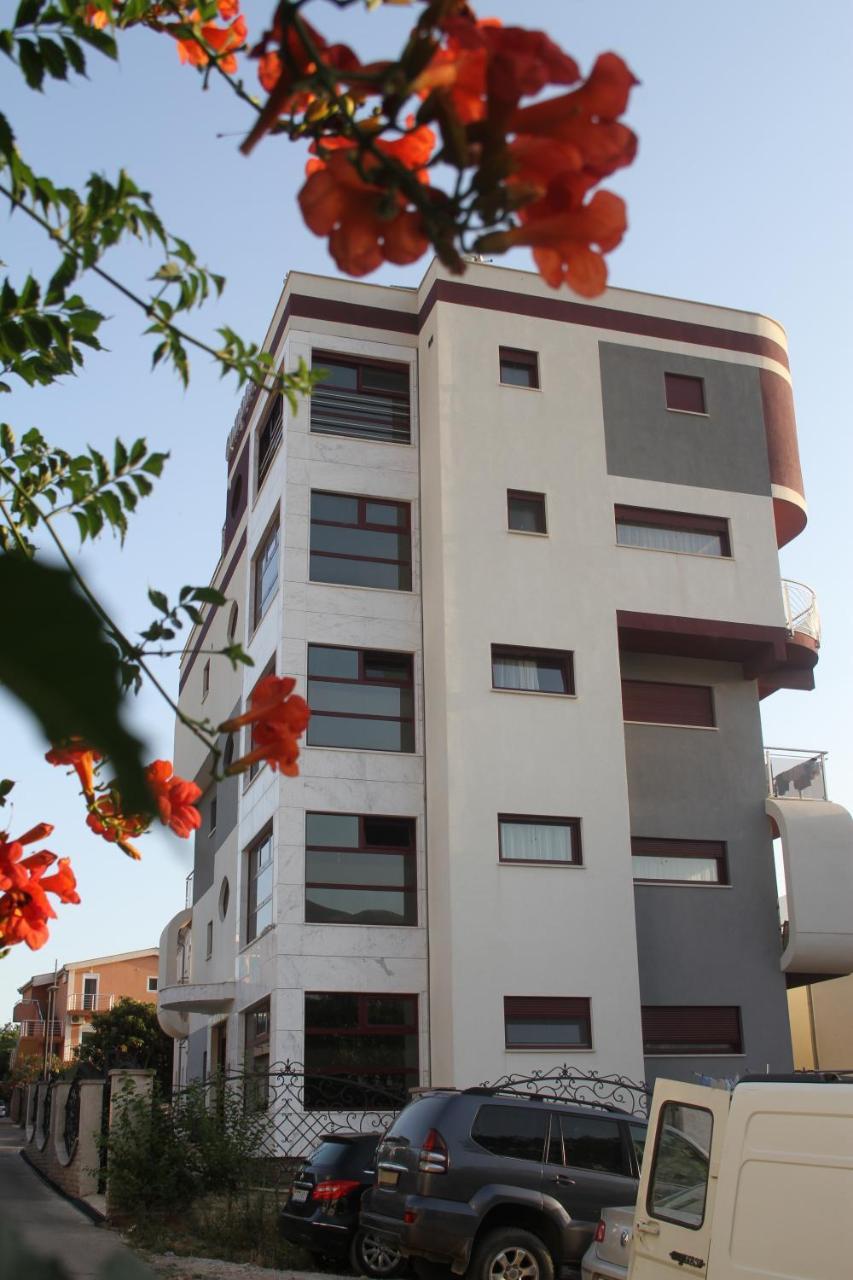 Compass Aparthotel Добра-Вода Экстерьер фото